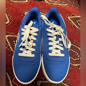 Women’s Puma SoftFoam Sneakers Size 8 or 38.5